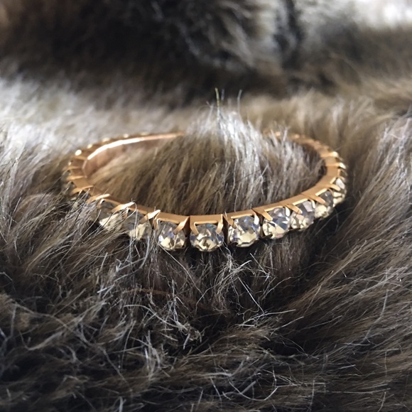 Vintage large clear rhinestone stretch bracelet - Picture 7 of 7